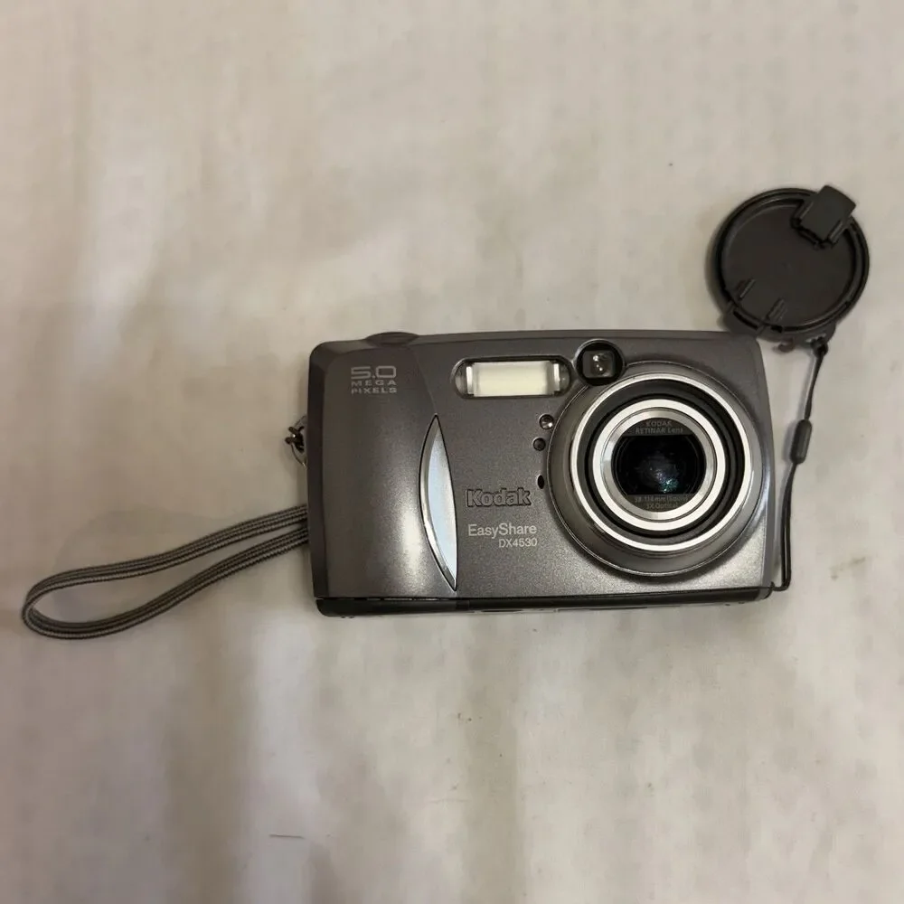 Kodak EasyShare DX4530 5MP Point & Shoot 3x Zoom Gray USB AA Flash